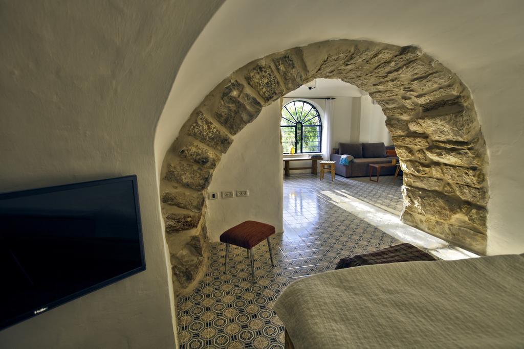 The Nest - A Romantic Vacation Home In Ein Kerem - Йерусалим Екстериор снимка